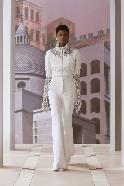 Look 11